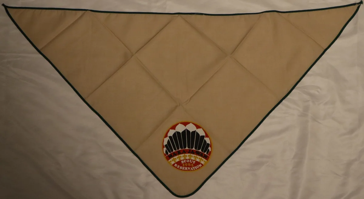 images/1984_neckerchief_rear.webp